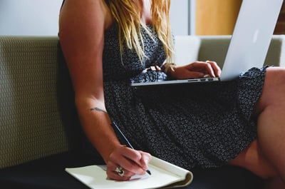 devenir community manager freelance à montpellier : conseils et tendances 2025